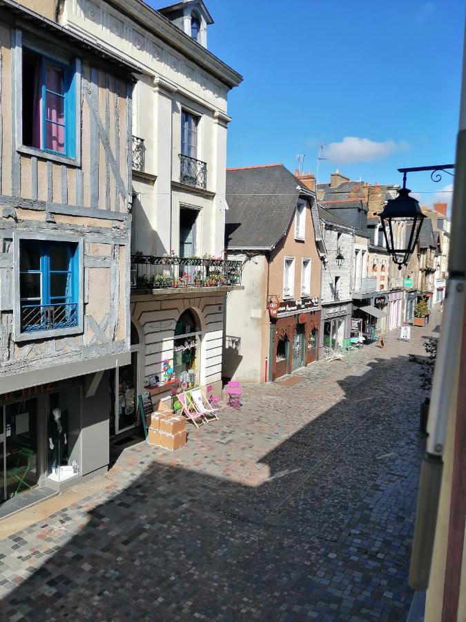 Spacieux T3 Lumineux Dans Quartier Historique Avec Wifi Redon Exterior photo